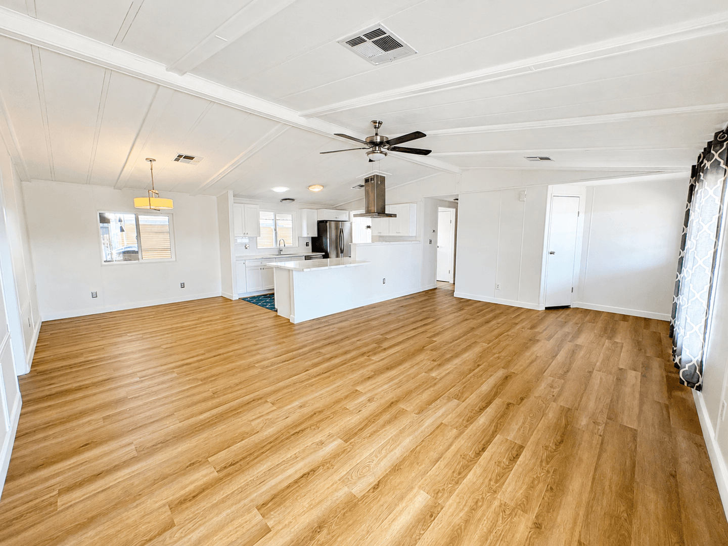 Sun Lakes House: 9317 E Cactus Ln S