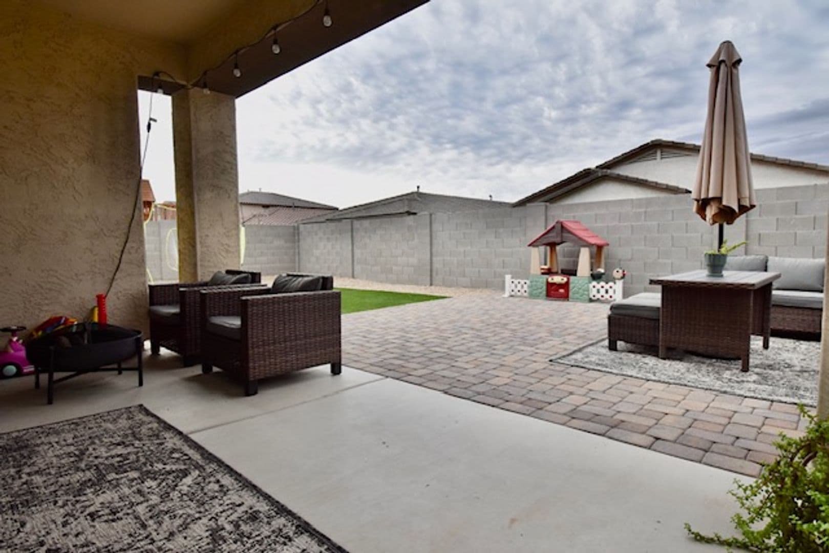 Goodyear House: 17161 W Sherman St