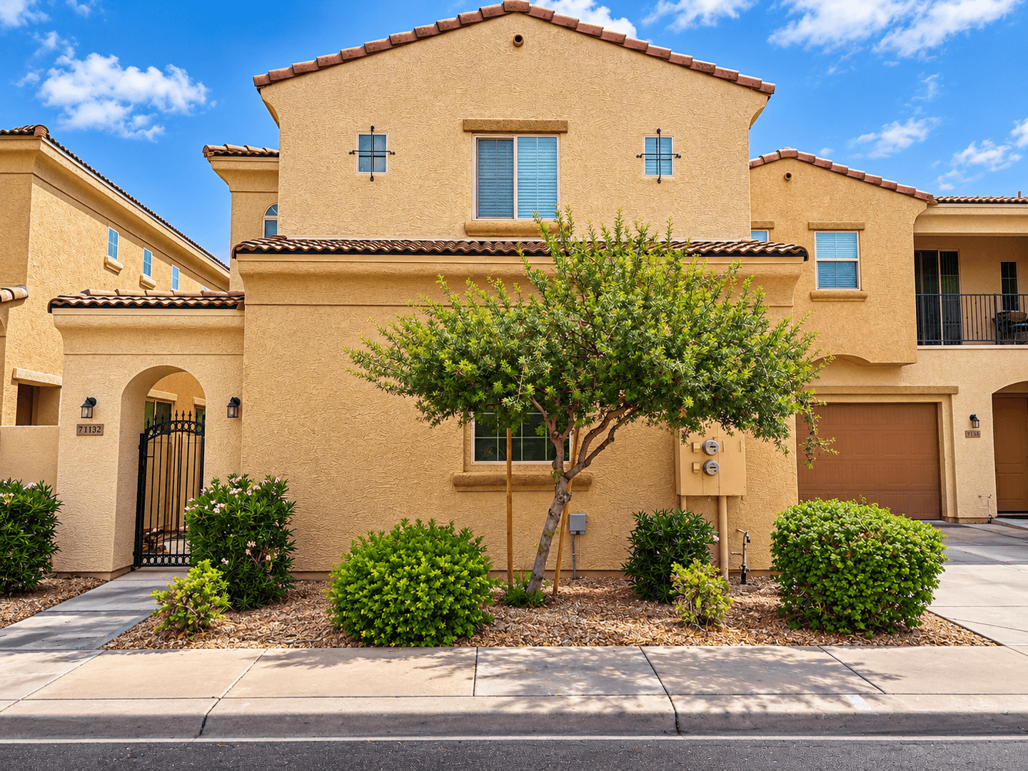Mesa House: 1367 S Country Club Dr #1132
