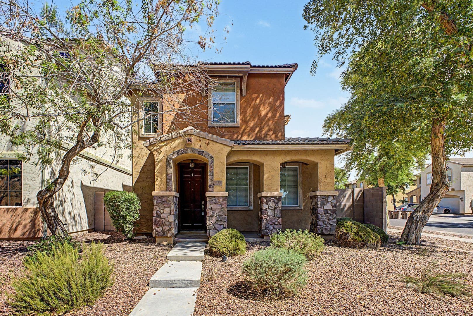 Tolleson House: 1 N 88th Dr