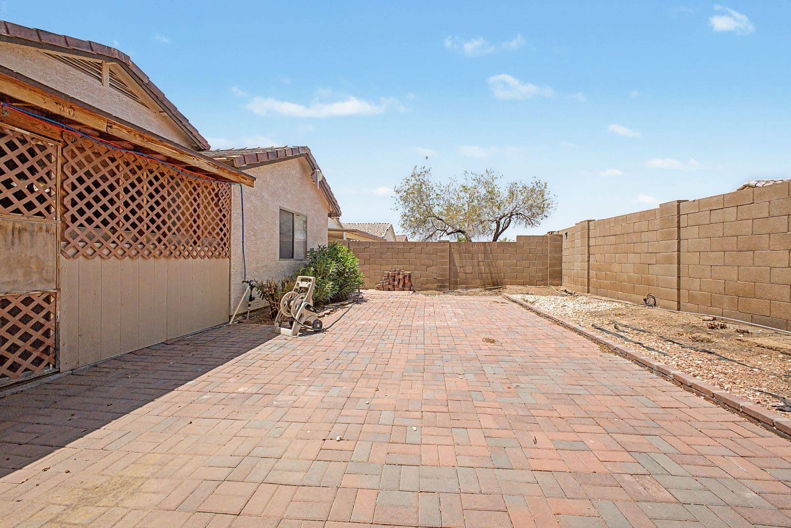 Surprise House: 14916 W Acapulco Ln