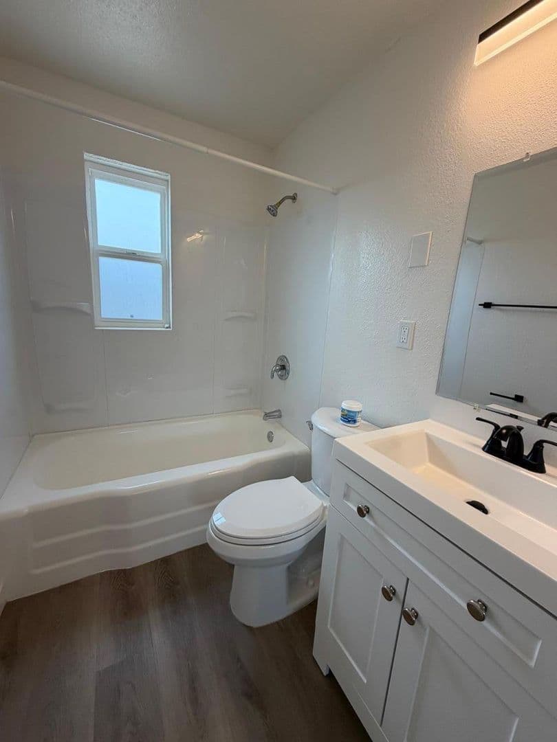 Phoenix Townhome: 1027 E Dunlap Ave #4