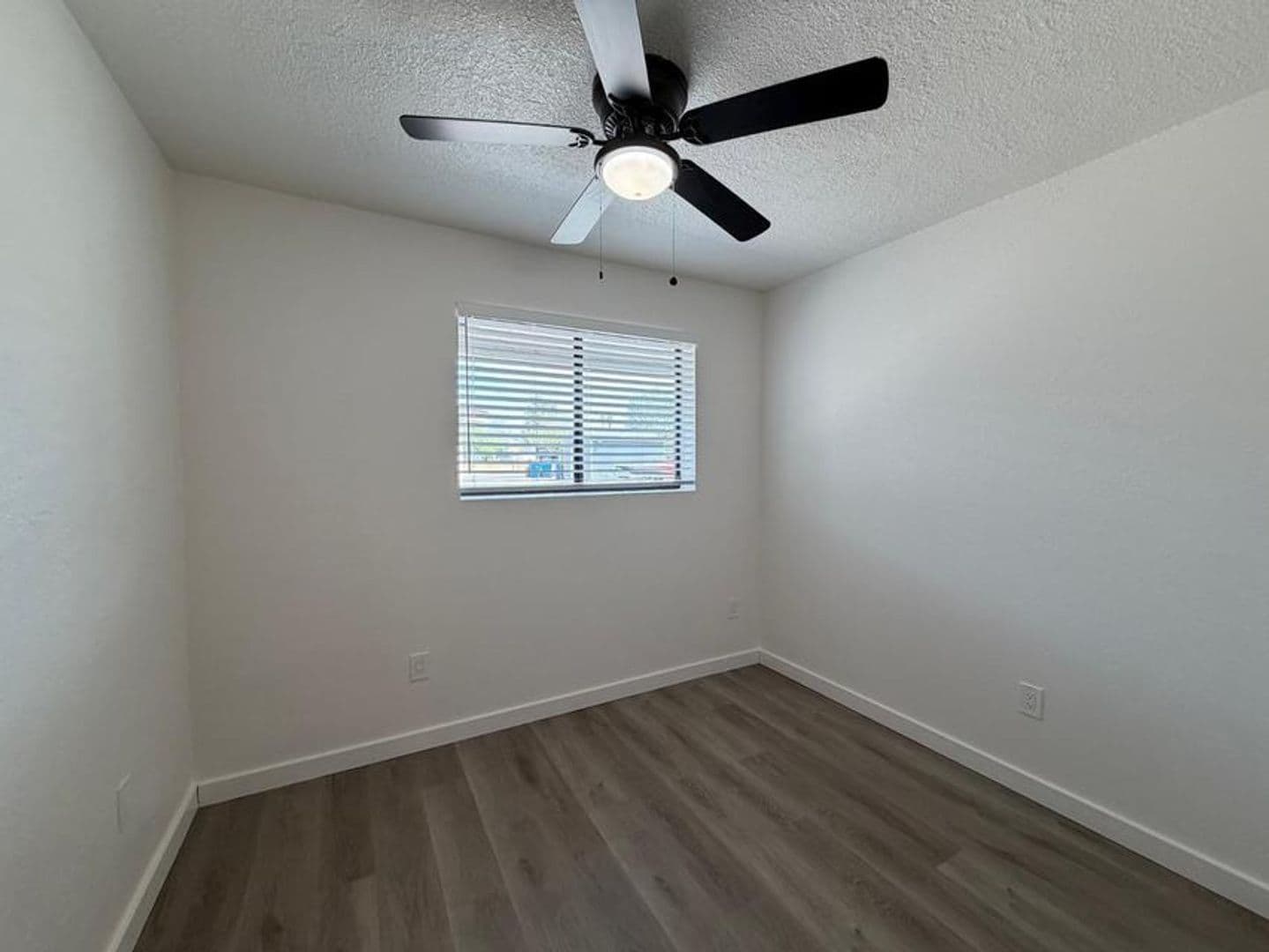 Phoenix Townhome: 1027 E Dunlap Ave #3