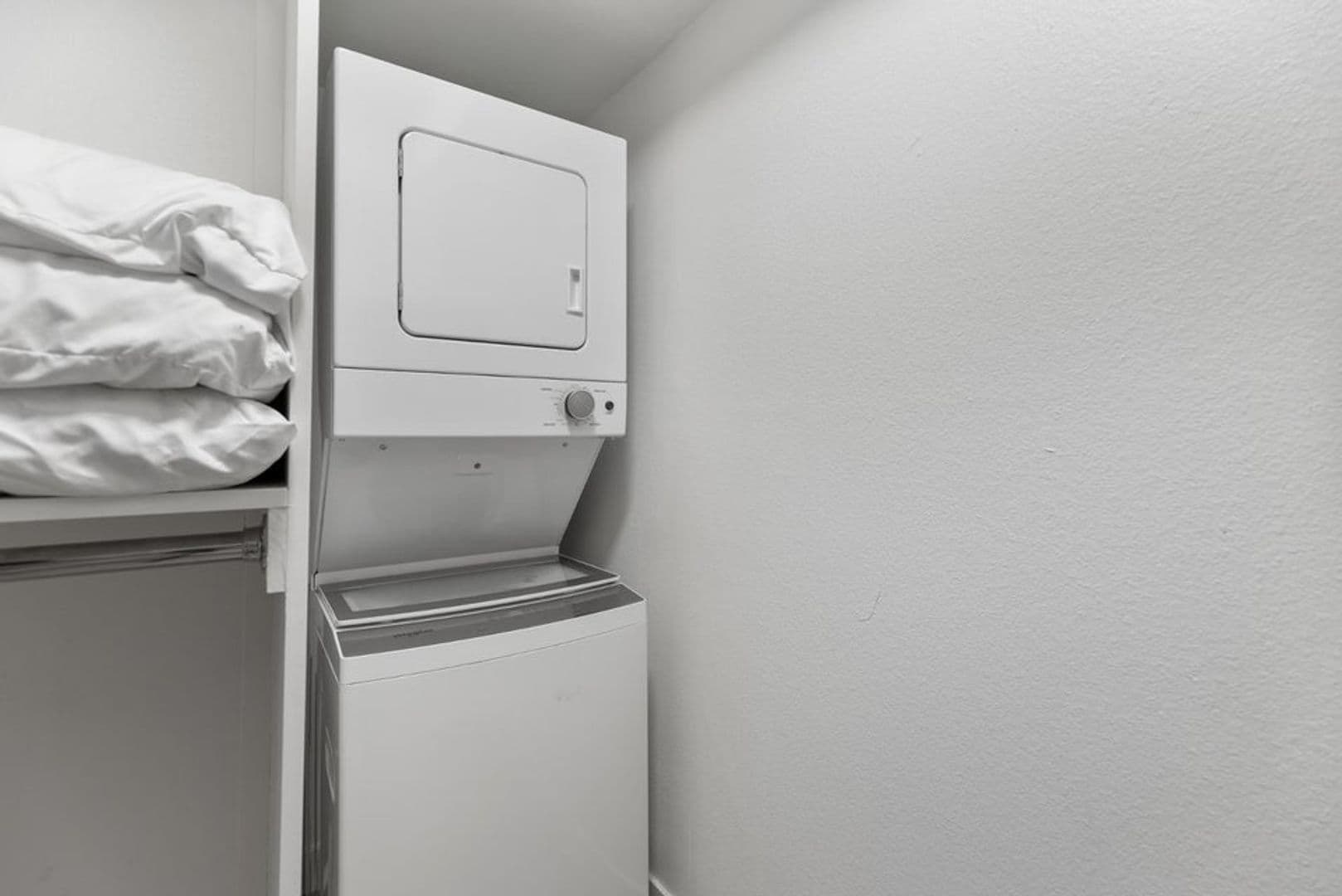 Phoenix Apartment: 302 E Monte Vista Rd D11