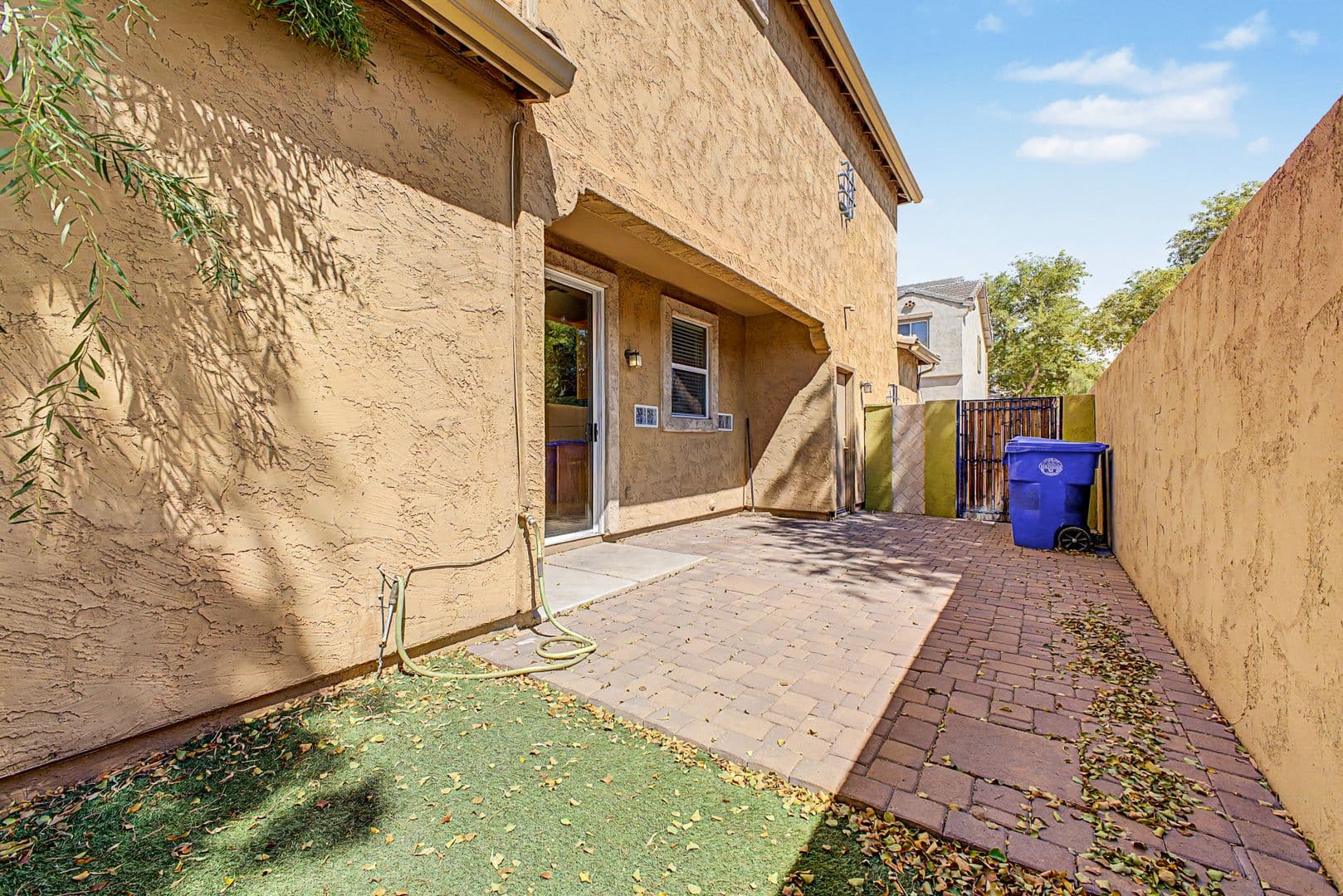 Tolleson House: 1 N 88th Dr