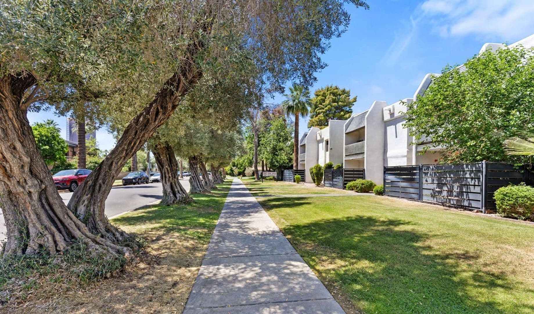 Phoenix Apartment: 302 E Monte Vista Rd A18