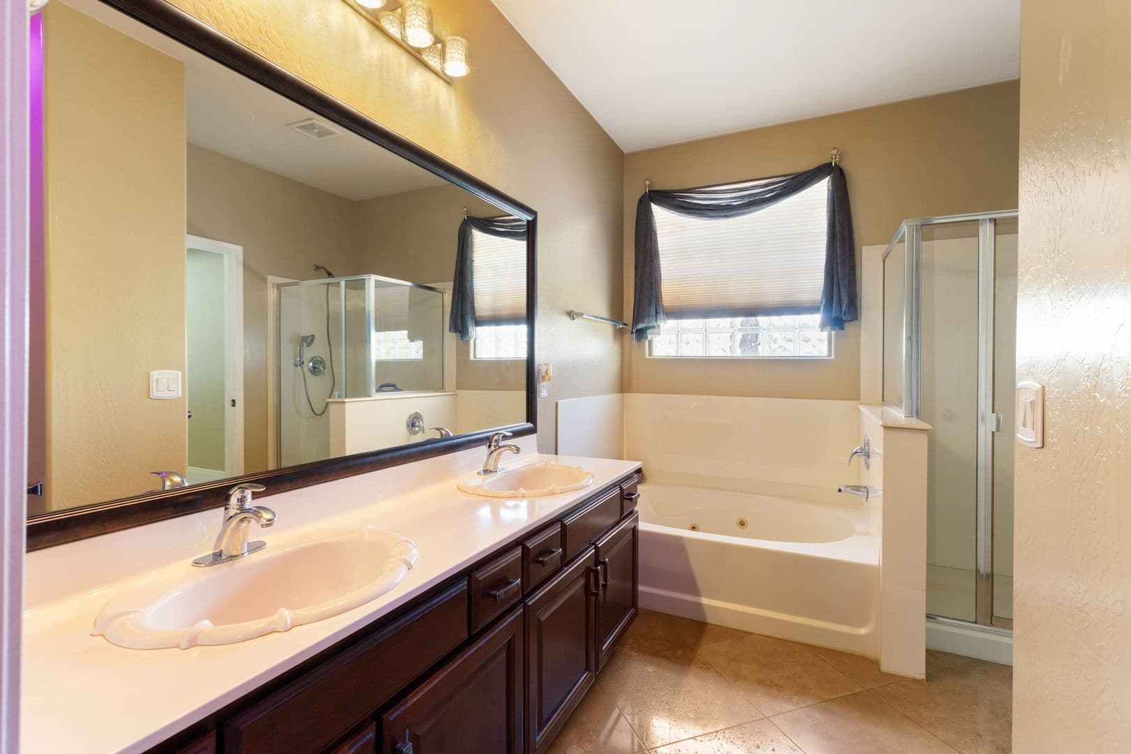 Gilbert House: 2992 E Ravenswood Dr