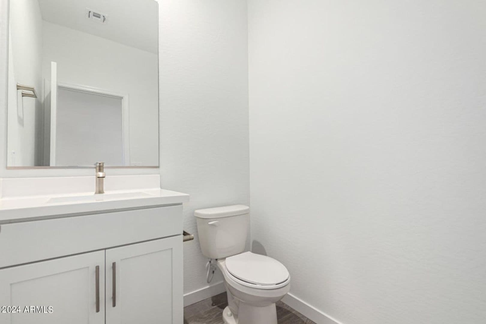 Avondale House: 10773 W Baden St
