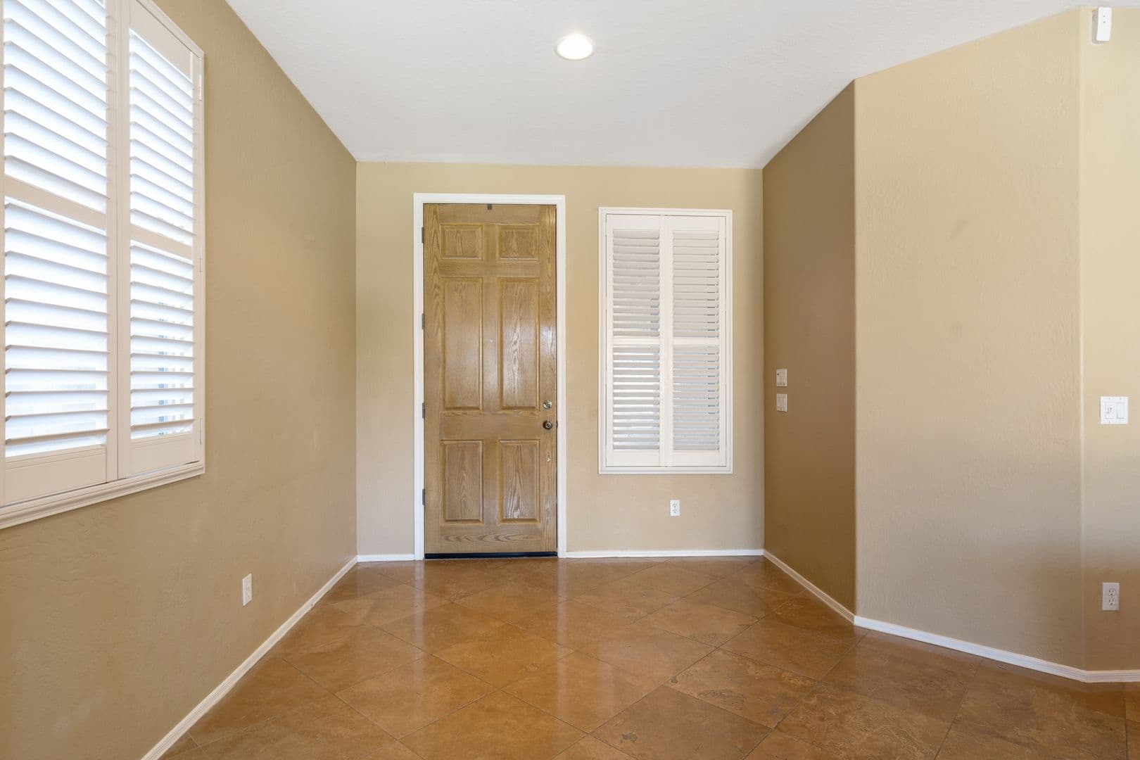Gilbert House: 2992 E Ravenswood Dr