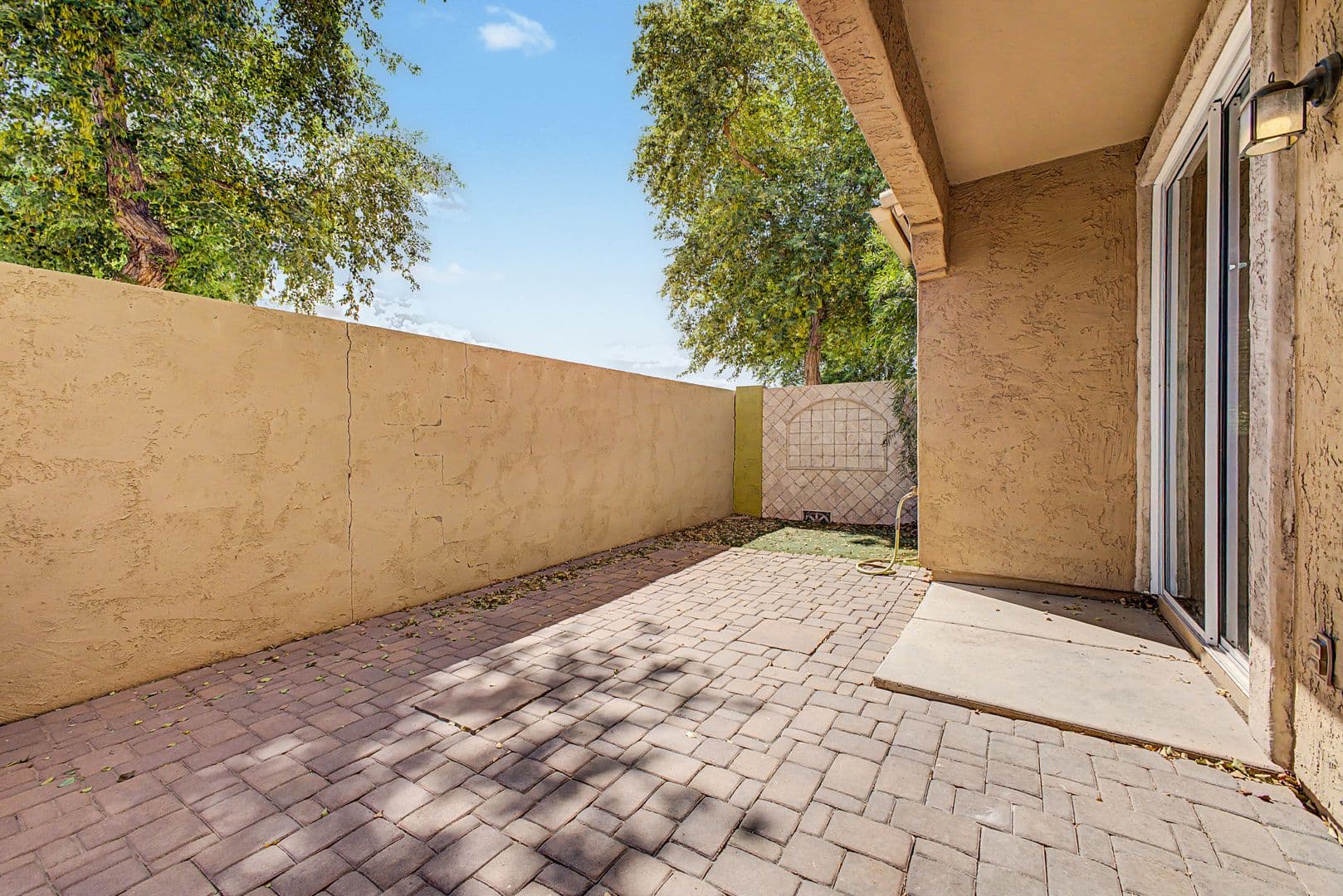 Tolleson House: 1 N 88th Dr