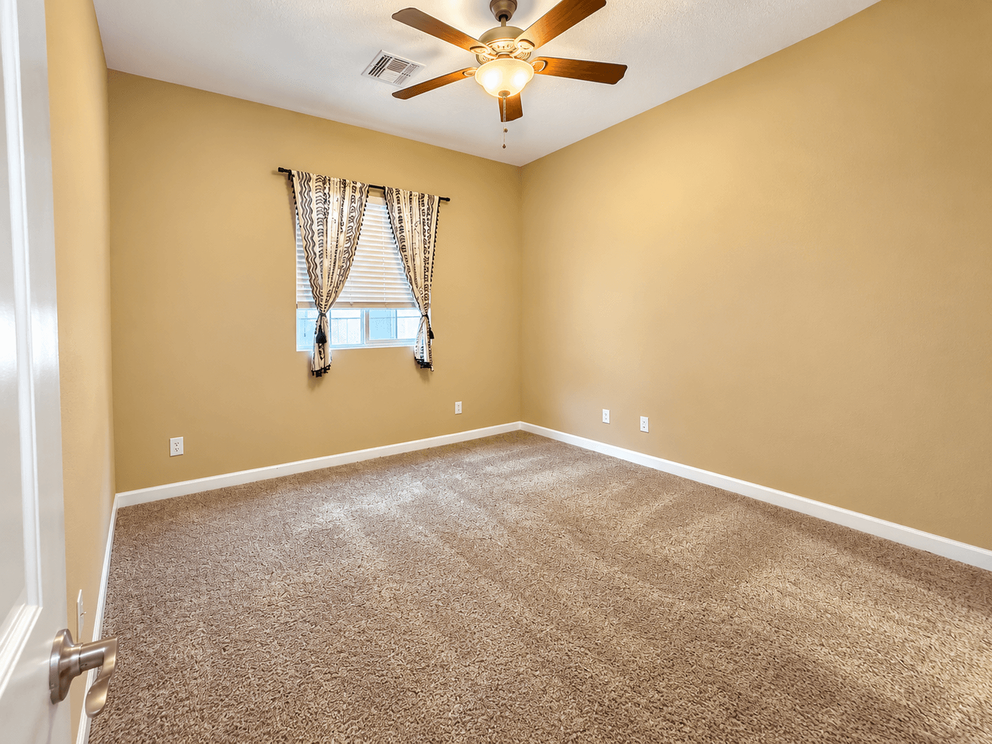 Mesa House: 1367 S Country Club Dr #1132