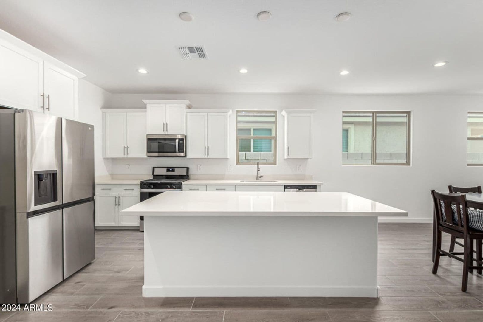 Avondale House: 10773 W Baden St