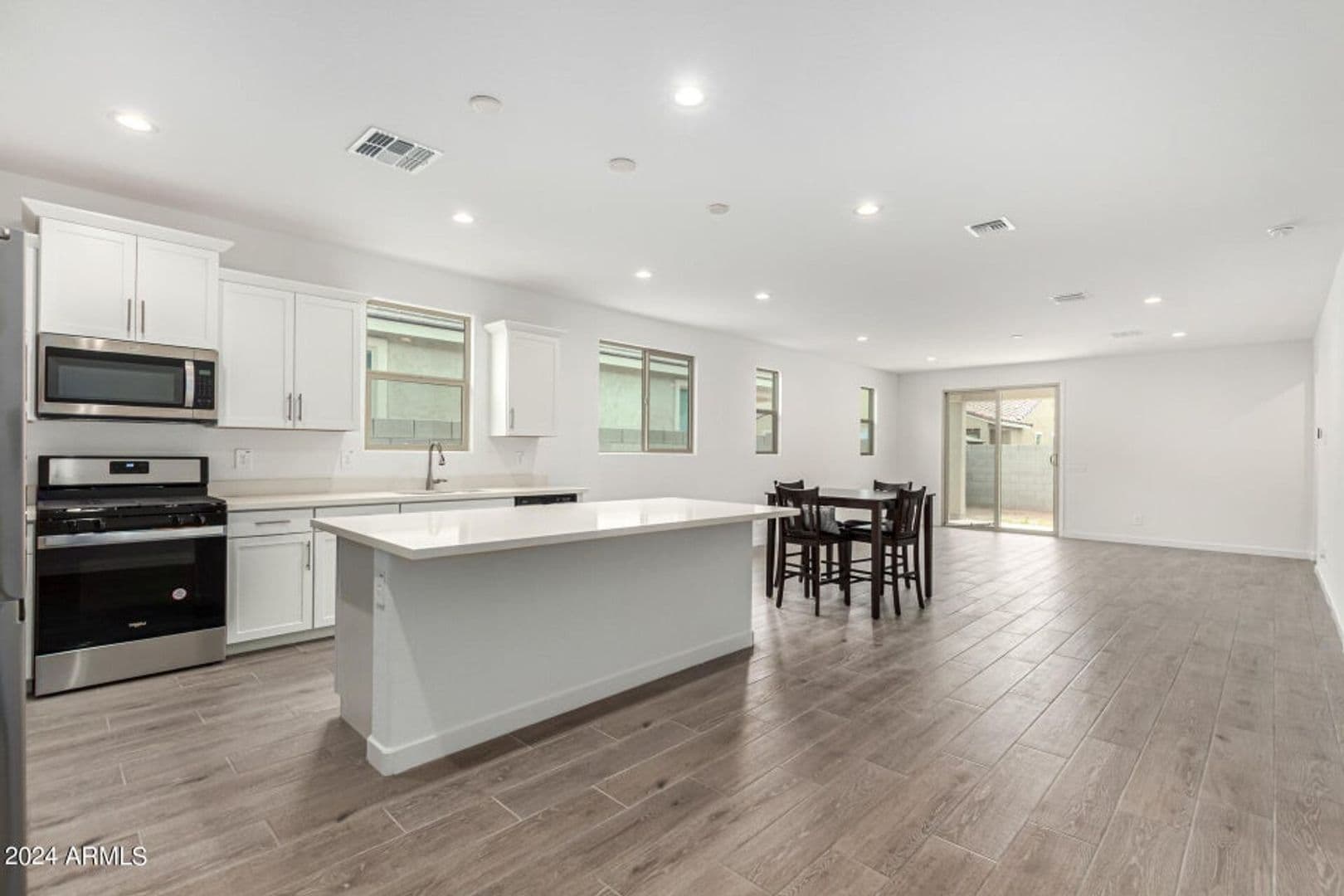 Avondale House: 10773 W Baden St