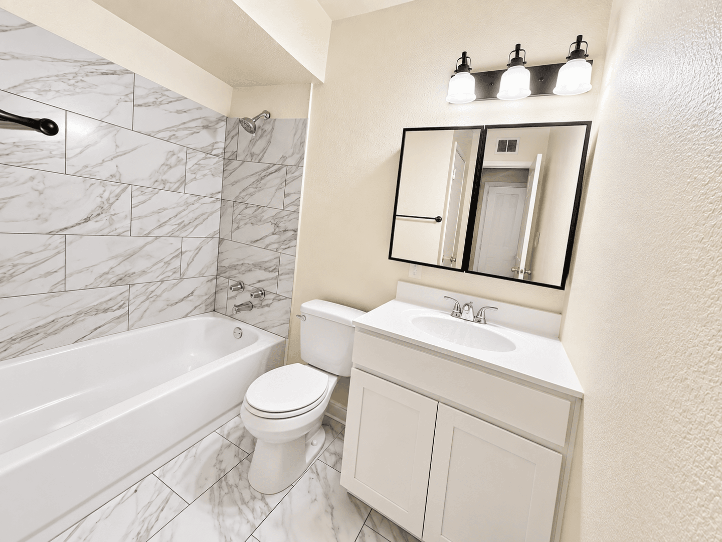 Glendale House: 5723 N 62nd Ave
