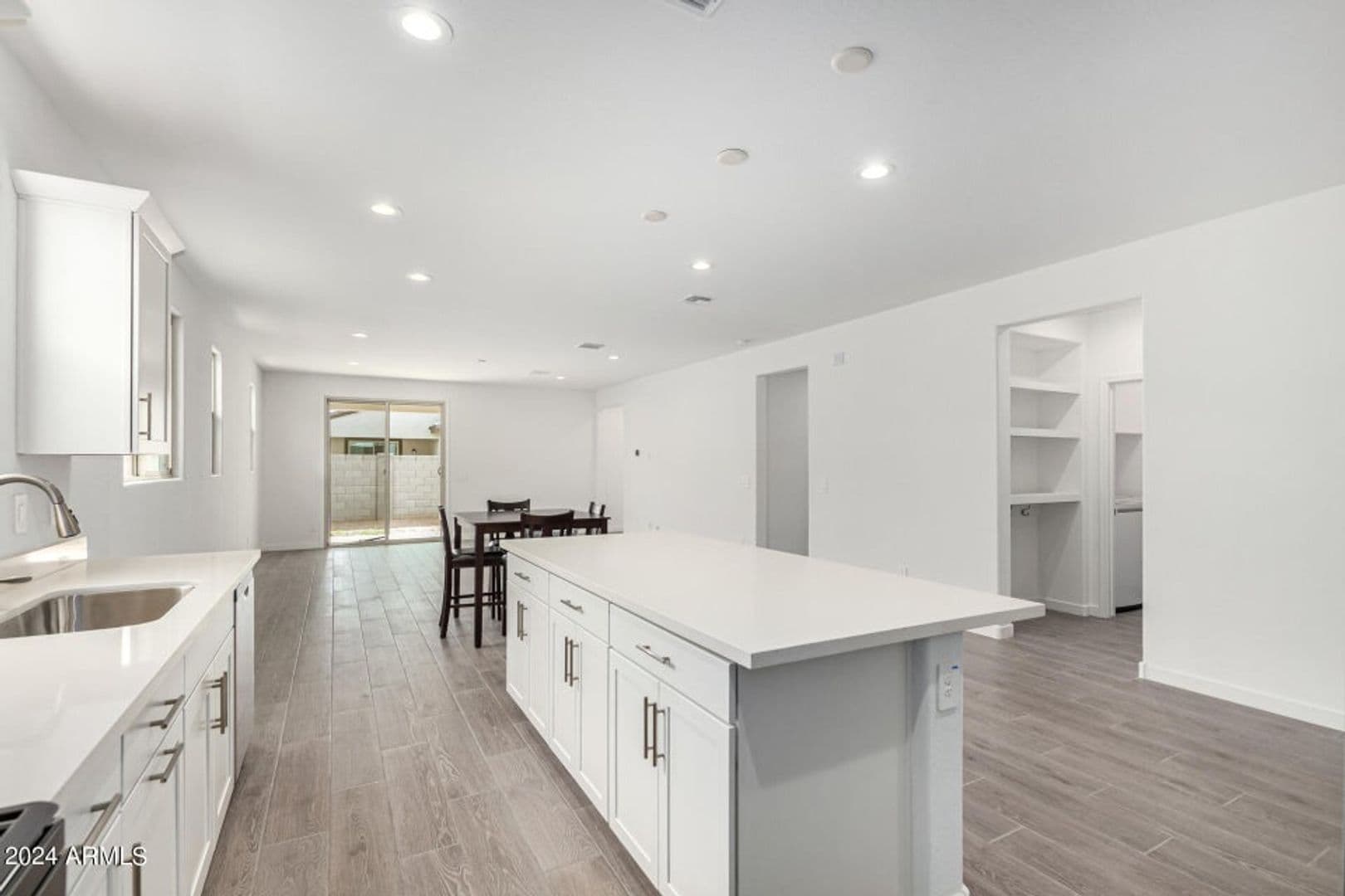 Avondale House: 10773 W Baden St
