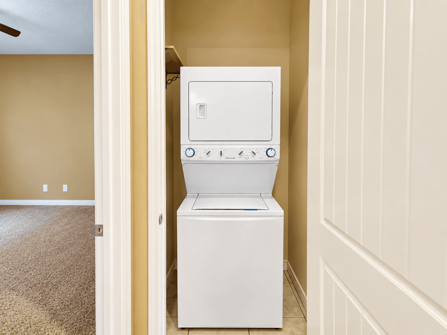 Mesa House: 1367 S Country Club Dr #1132