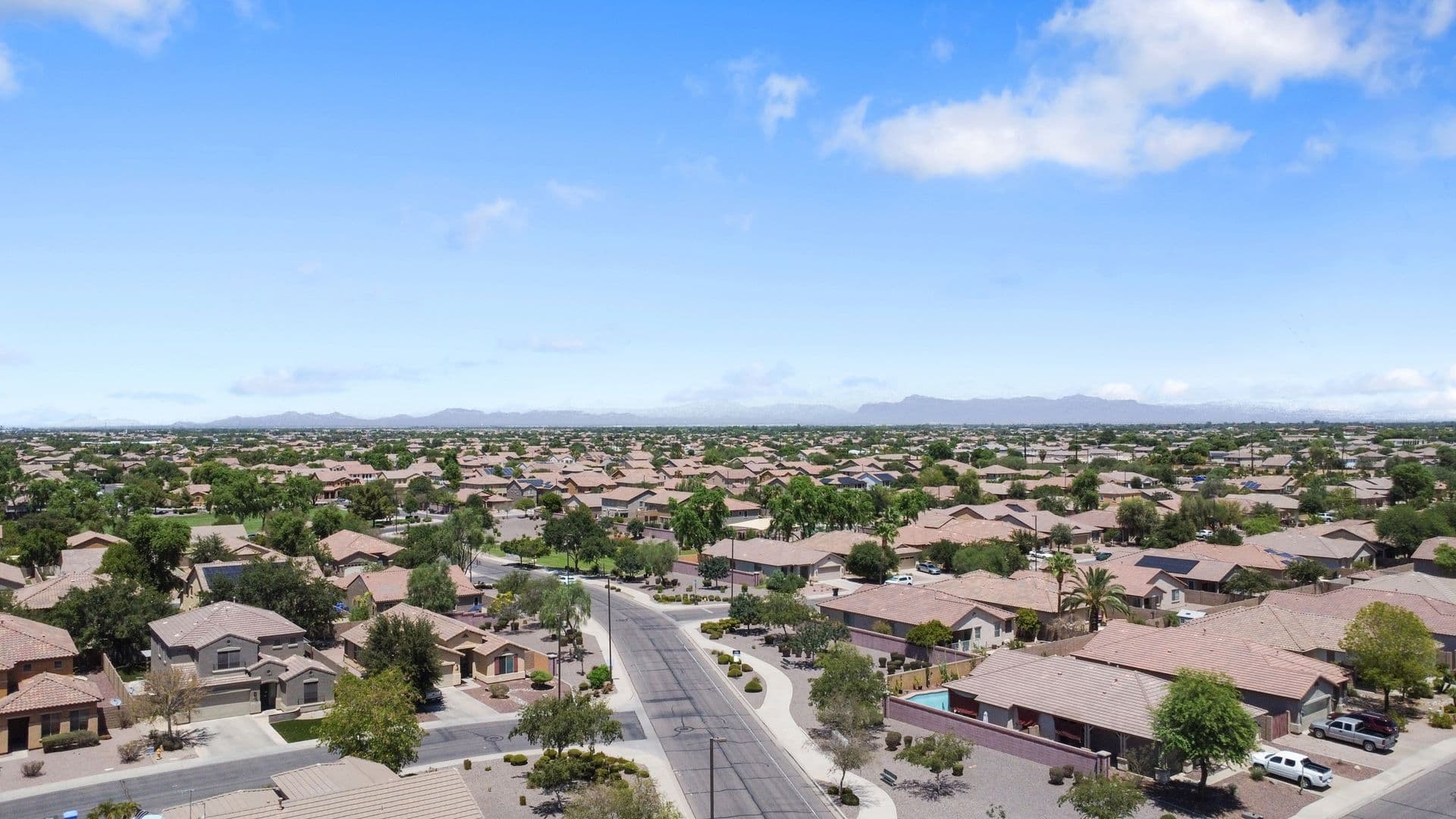 Gilbert House: 2992 E Ravenswood Dr