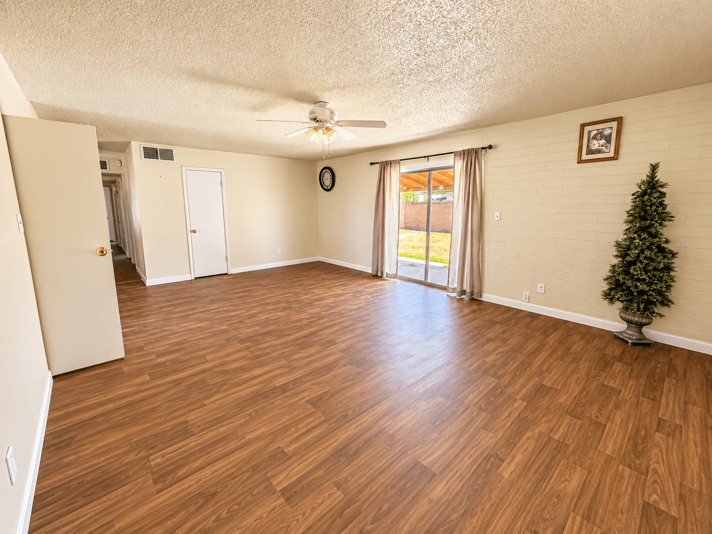 Glendale House: 5723 N 62nd Ave