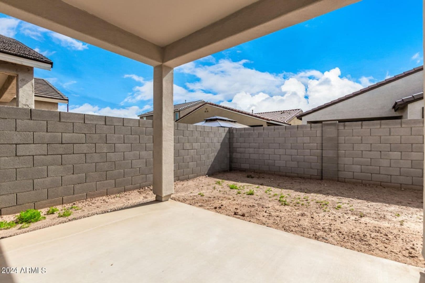 Avondale House: 10773 W Baden St