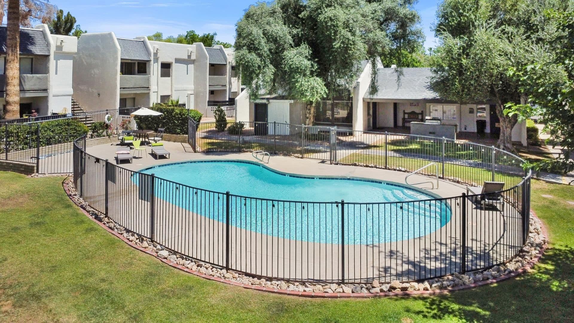 Phoenix Apartment: 302 E Monte Vista Rd C2