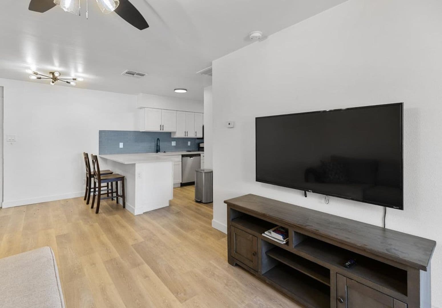 Phoenix Apartment: 302 E Monte Vista Rd A18