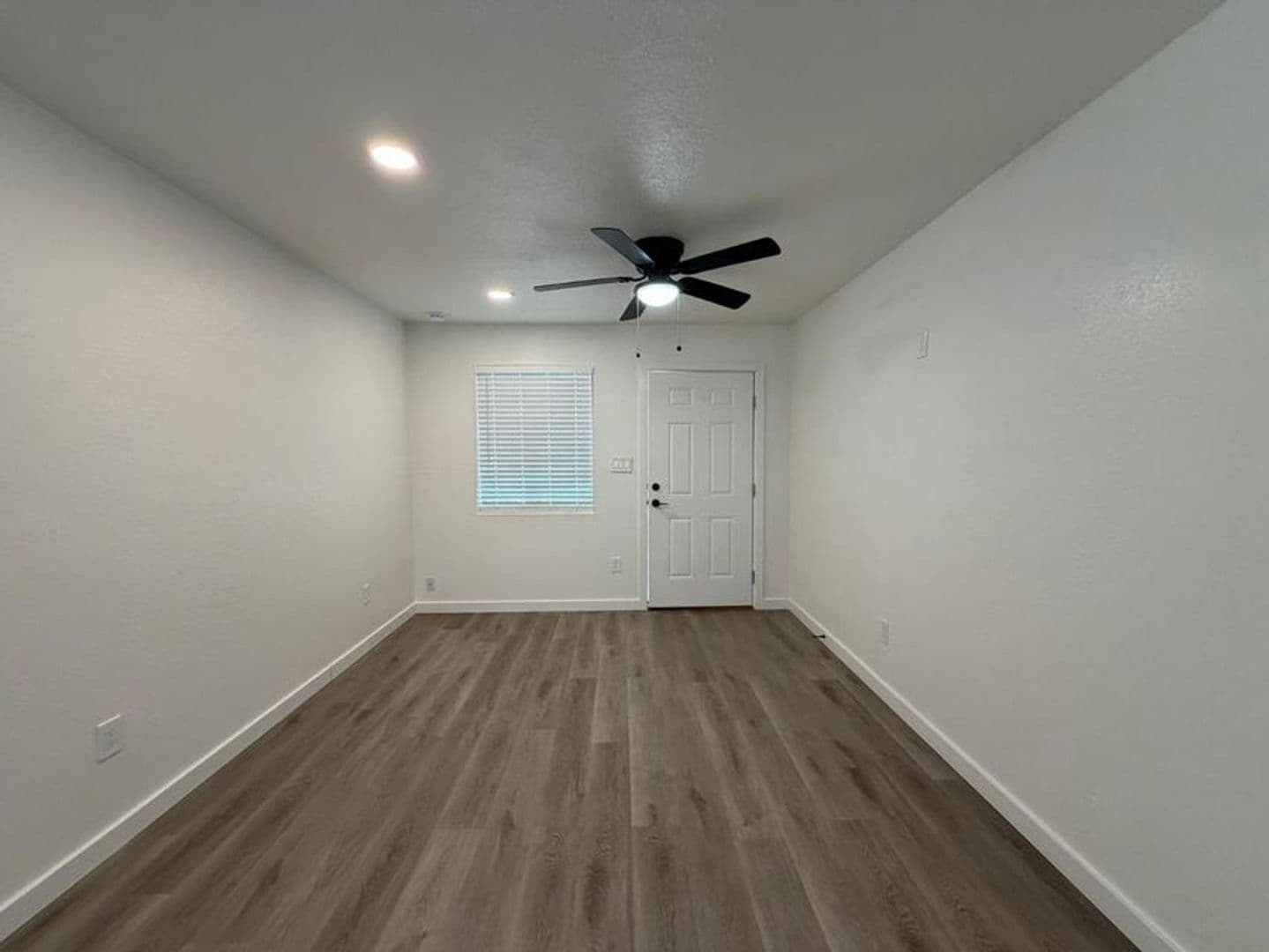 Phoenix Townhome: 1027 E Dunlap Ave #3
