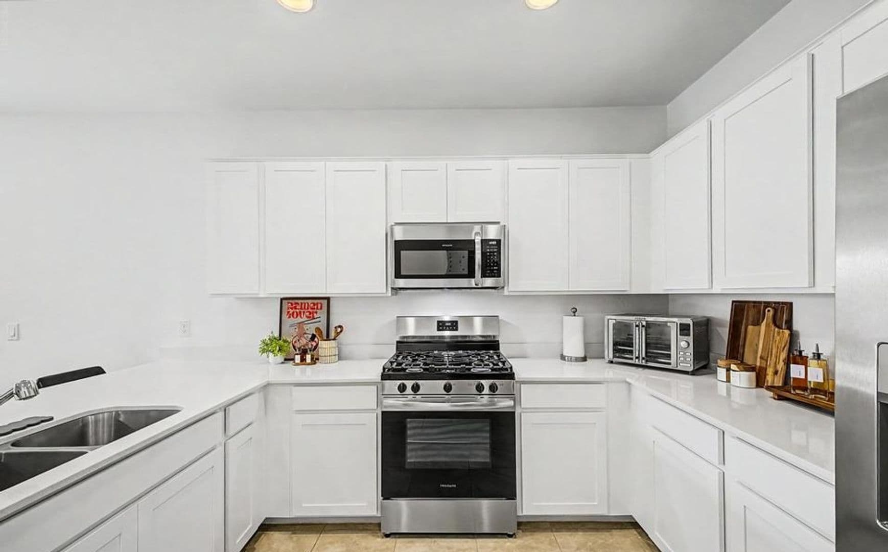 Goodear House: 15587 W KENDALL ST