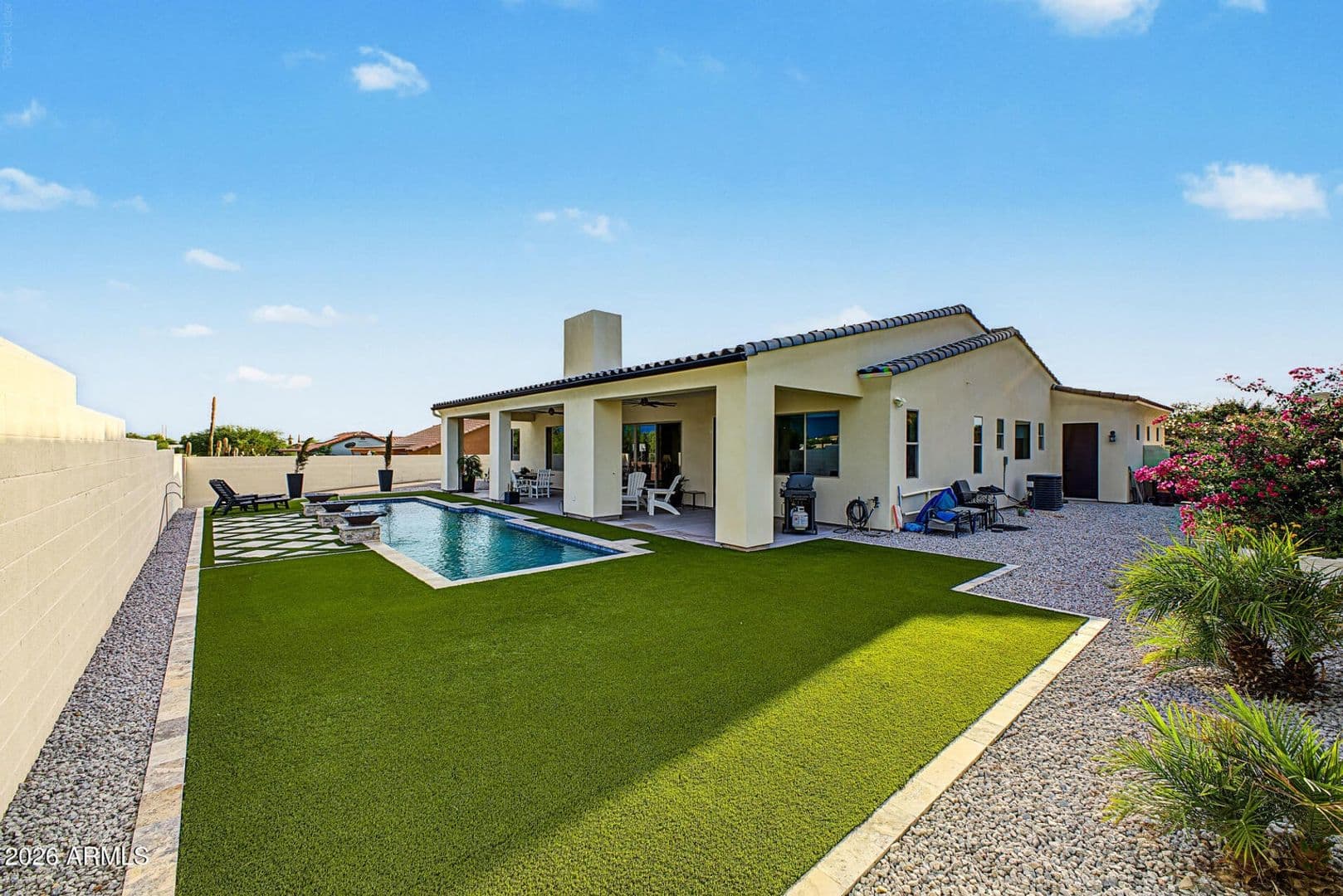 Gold Canyon House: 6645 S Solado Pl