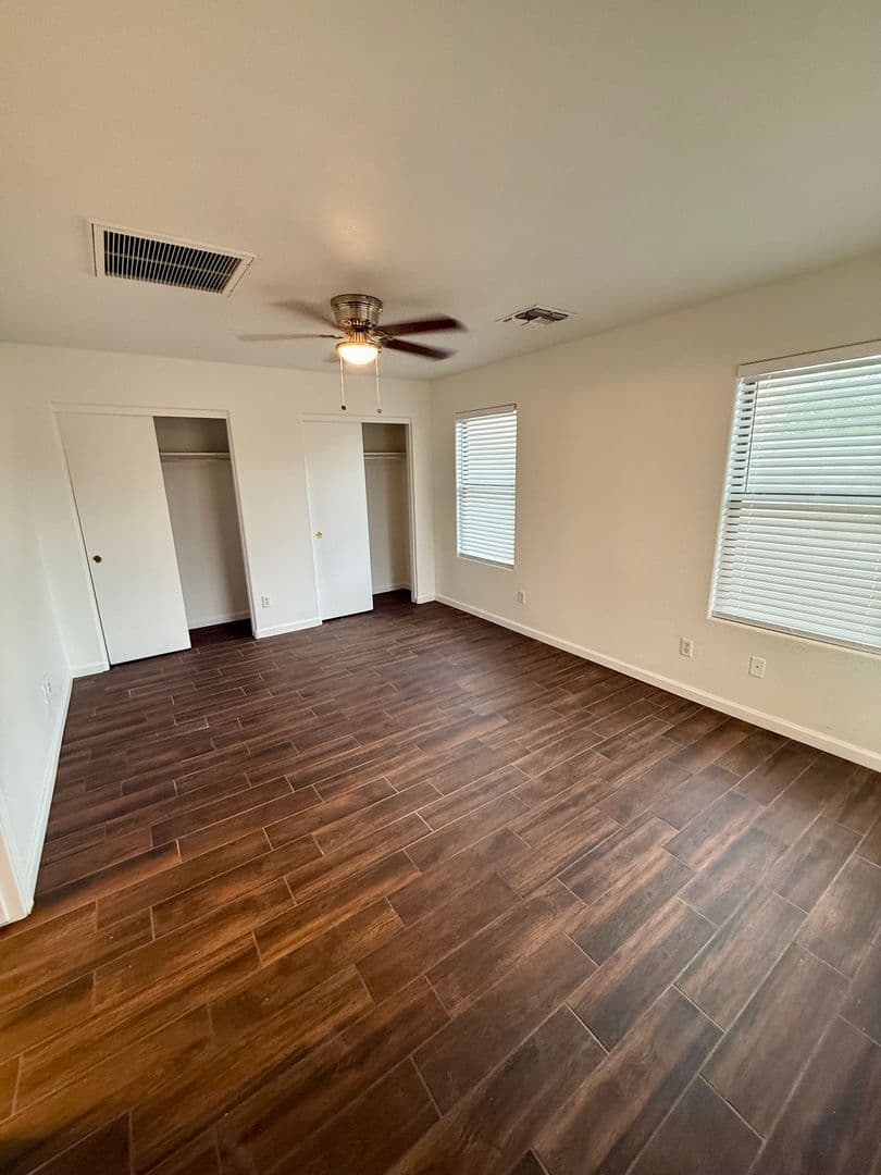 Surprise House: 17517 W VENTURA ST