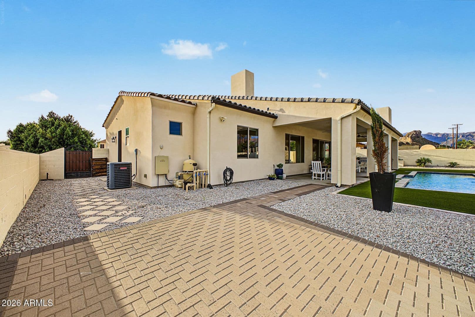 Gold Canyon House: 6645 S Solado Pl