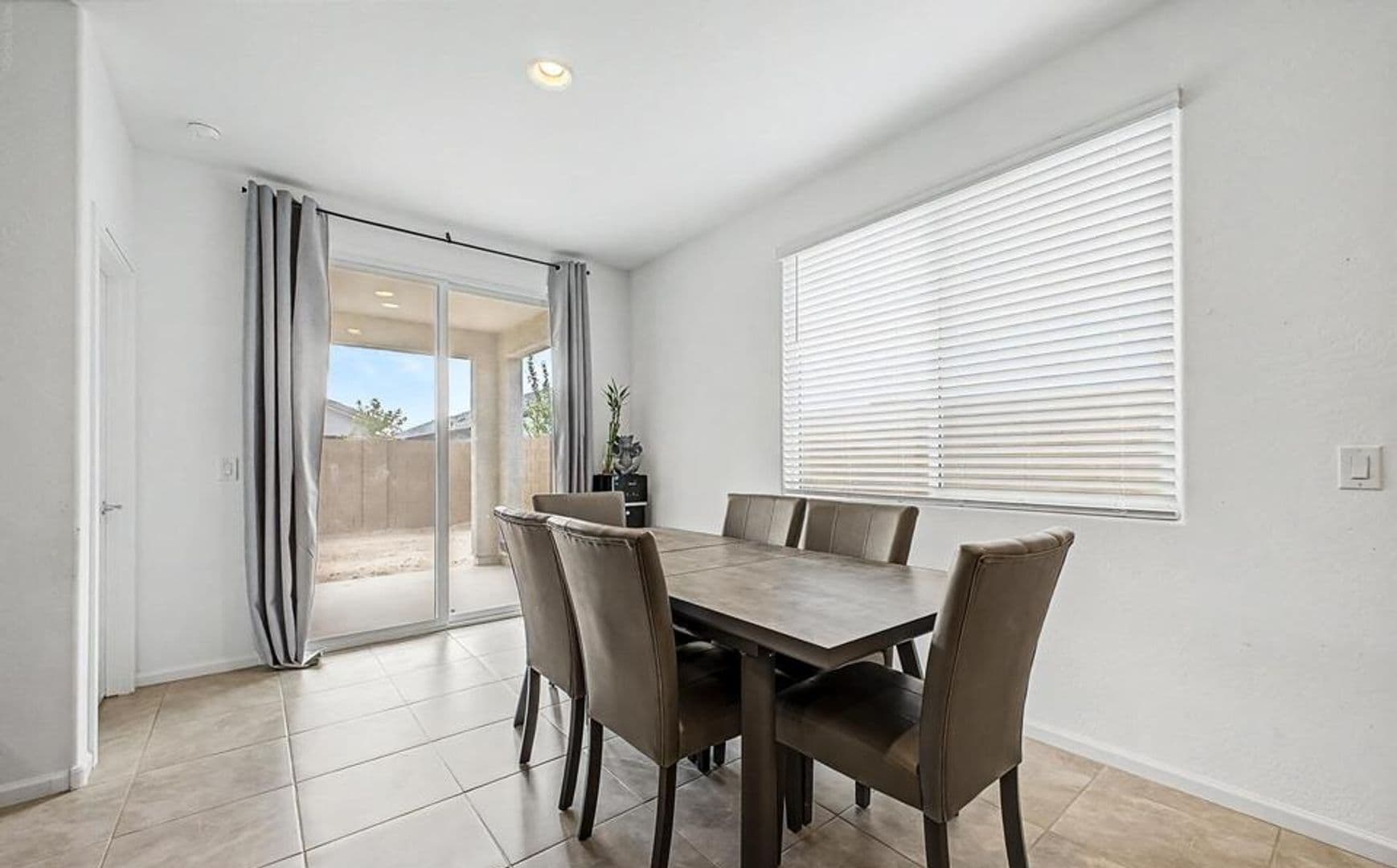 Goodear House: 15587 W KENDALL ST