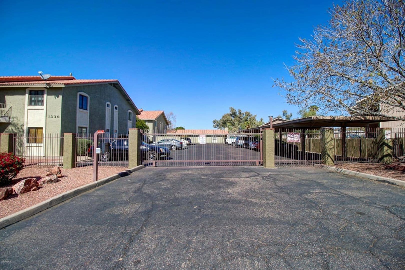 Phoenix Condo: 1336 E Mountain View #105