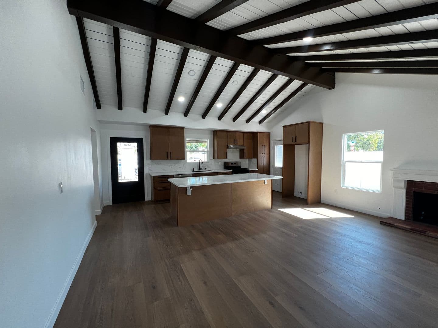 Anaheim House: 961 S Claudina St