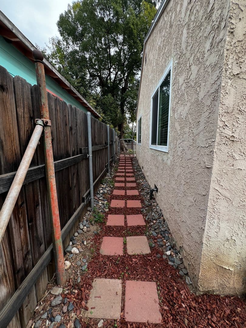 Whittier House: 6321 Canobie Ave