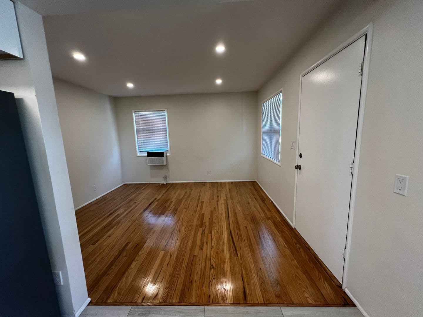 Whittier House: 5823 Greenleaf Ave