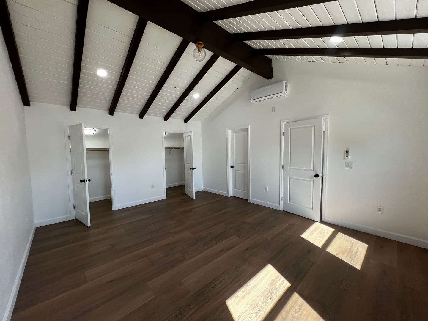 Anaheim House: 961 S Claudina St