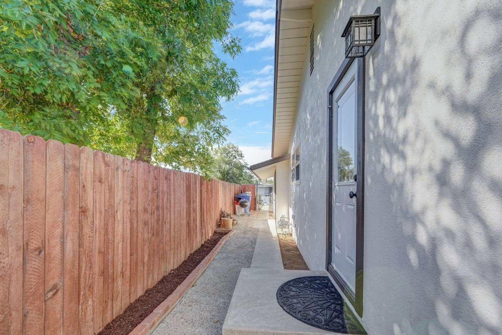 Riverside House: 3126 Wendell Way