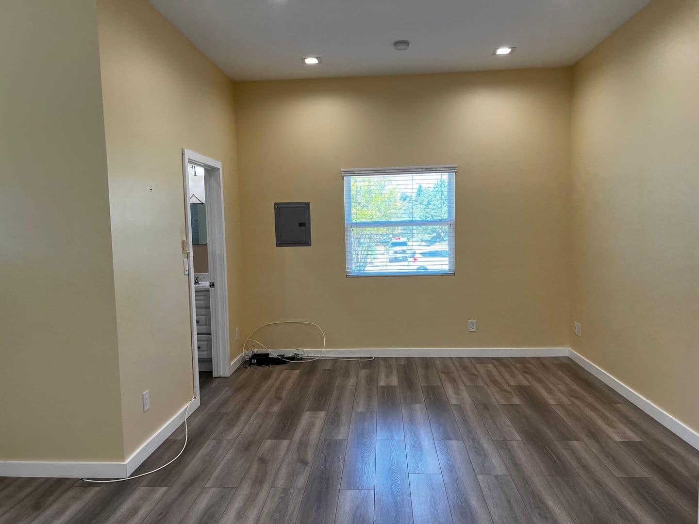 Whittier House: 5602 Hoover Ave