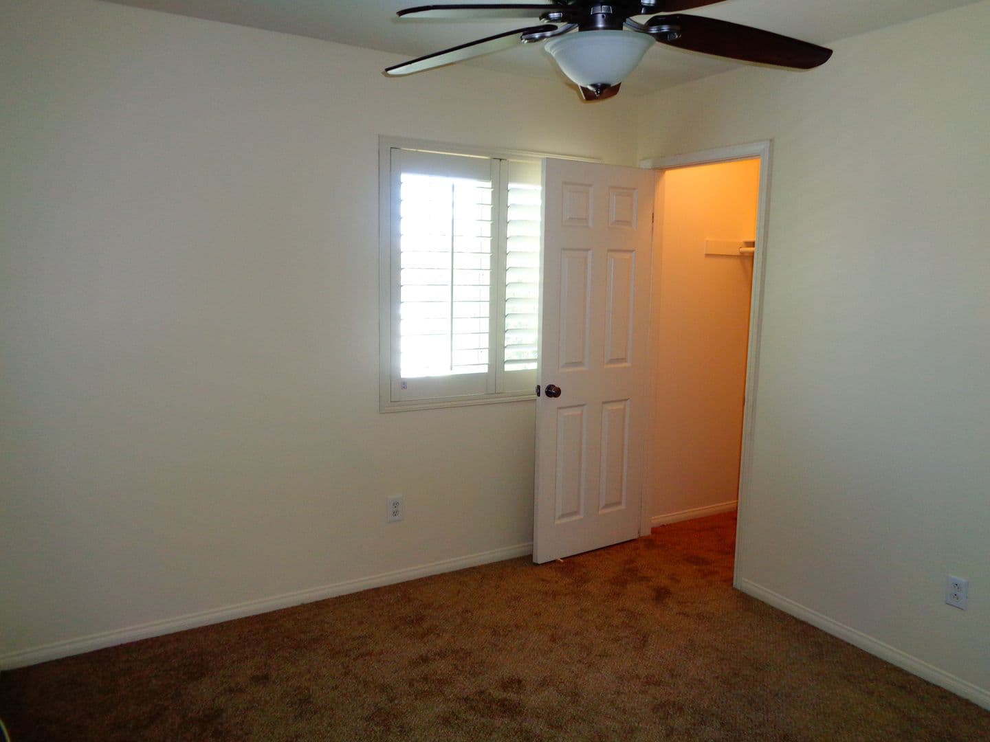 Upland House: 1551 N Poconos Cir