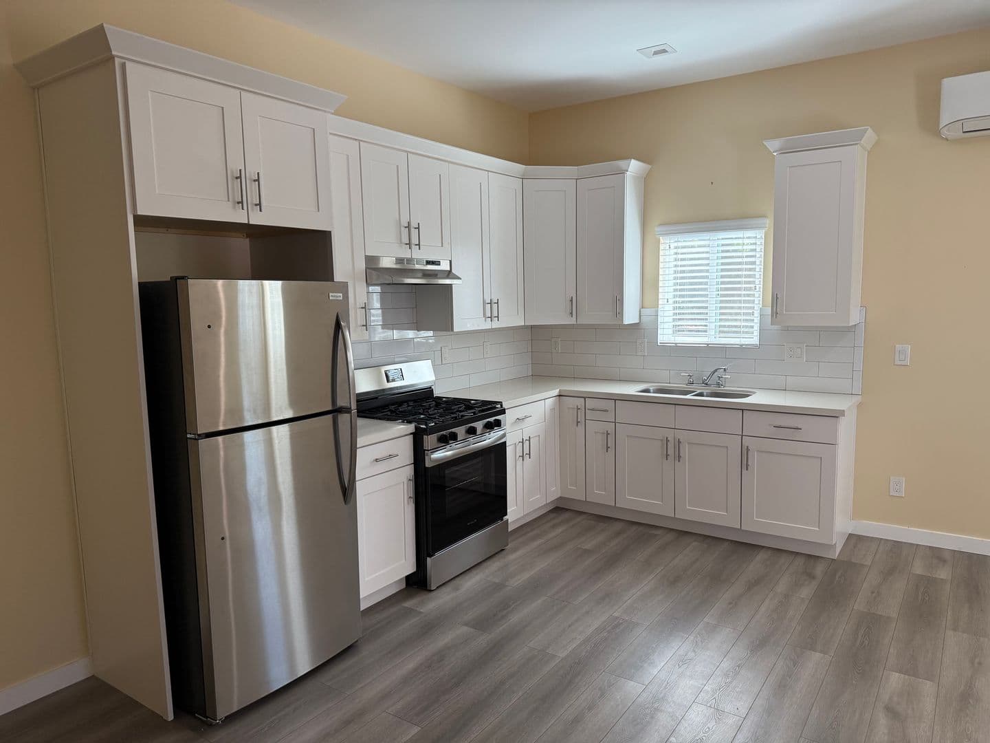 Whittier House: 5602 Hoover Ave