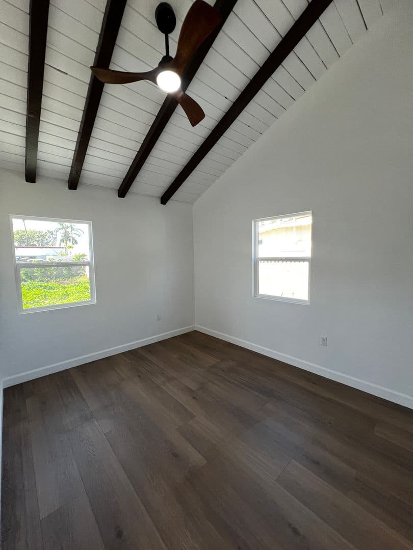 Anaheim House: 961 S Claudina St