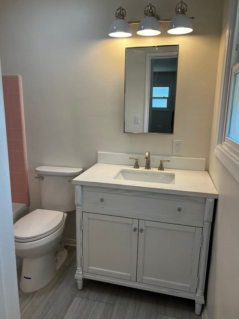 Whittier House: 5823 Greenleaf Ave