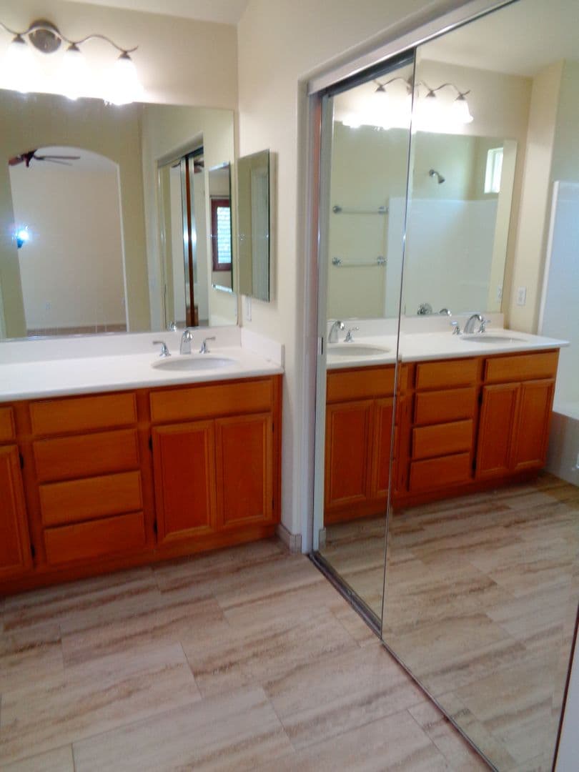 Upland House: 1551 N Poconos Cir