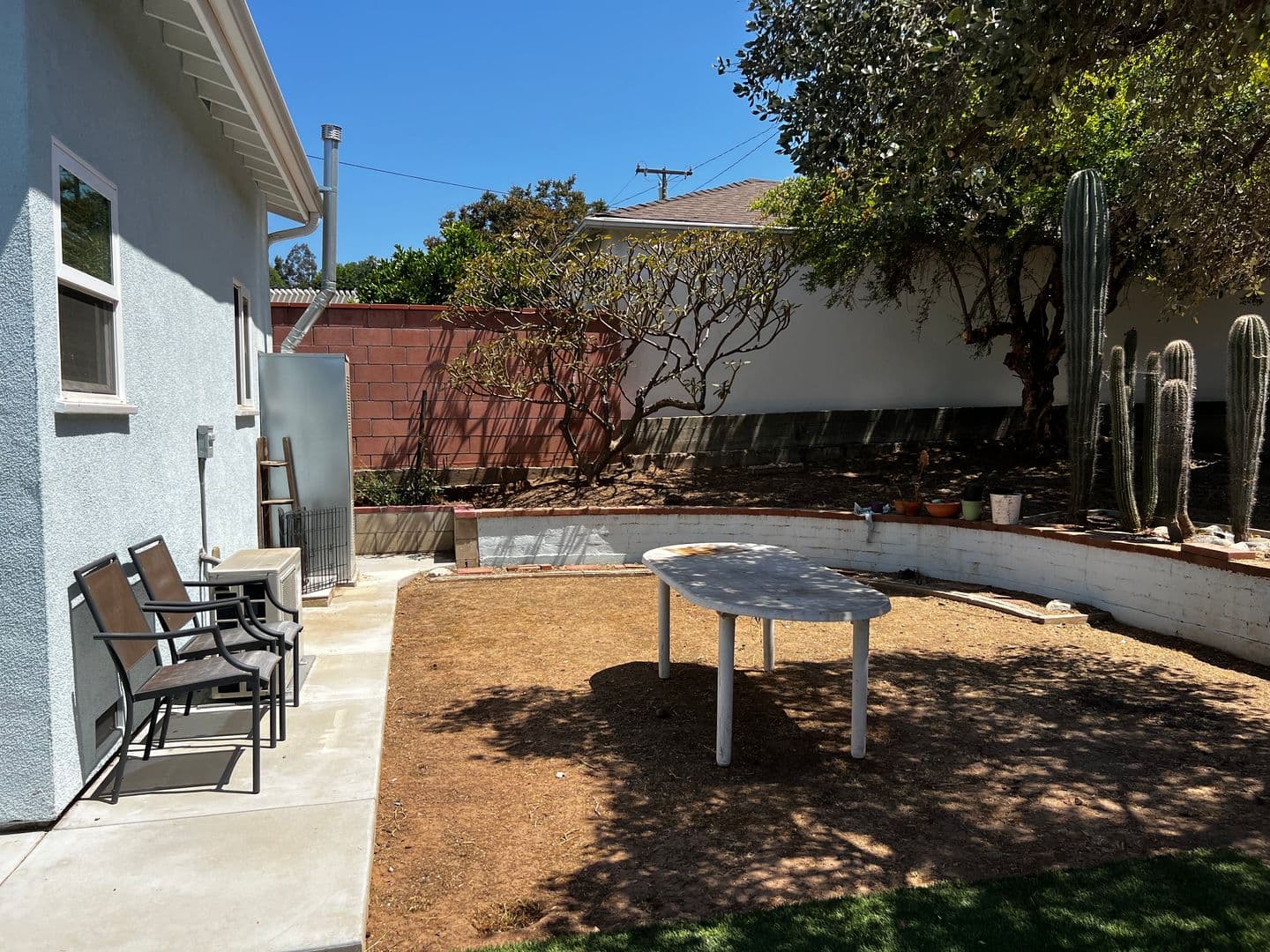 Whittier House: 5602 Hoover Ave