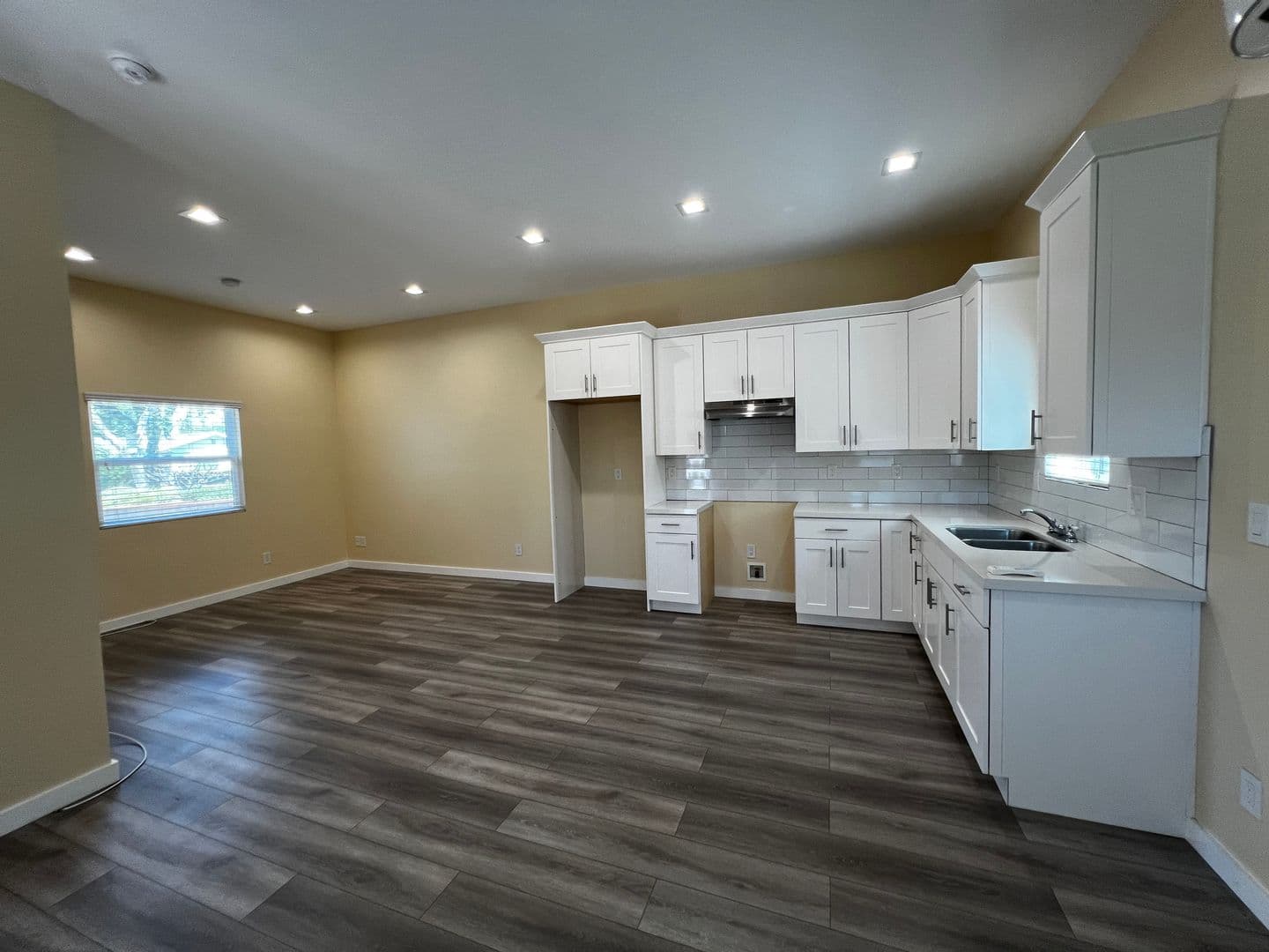 Whittier House: 5602 Hoover Ave