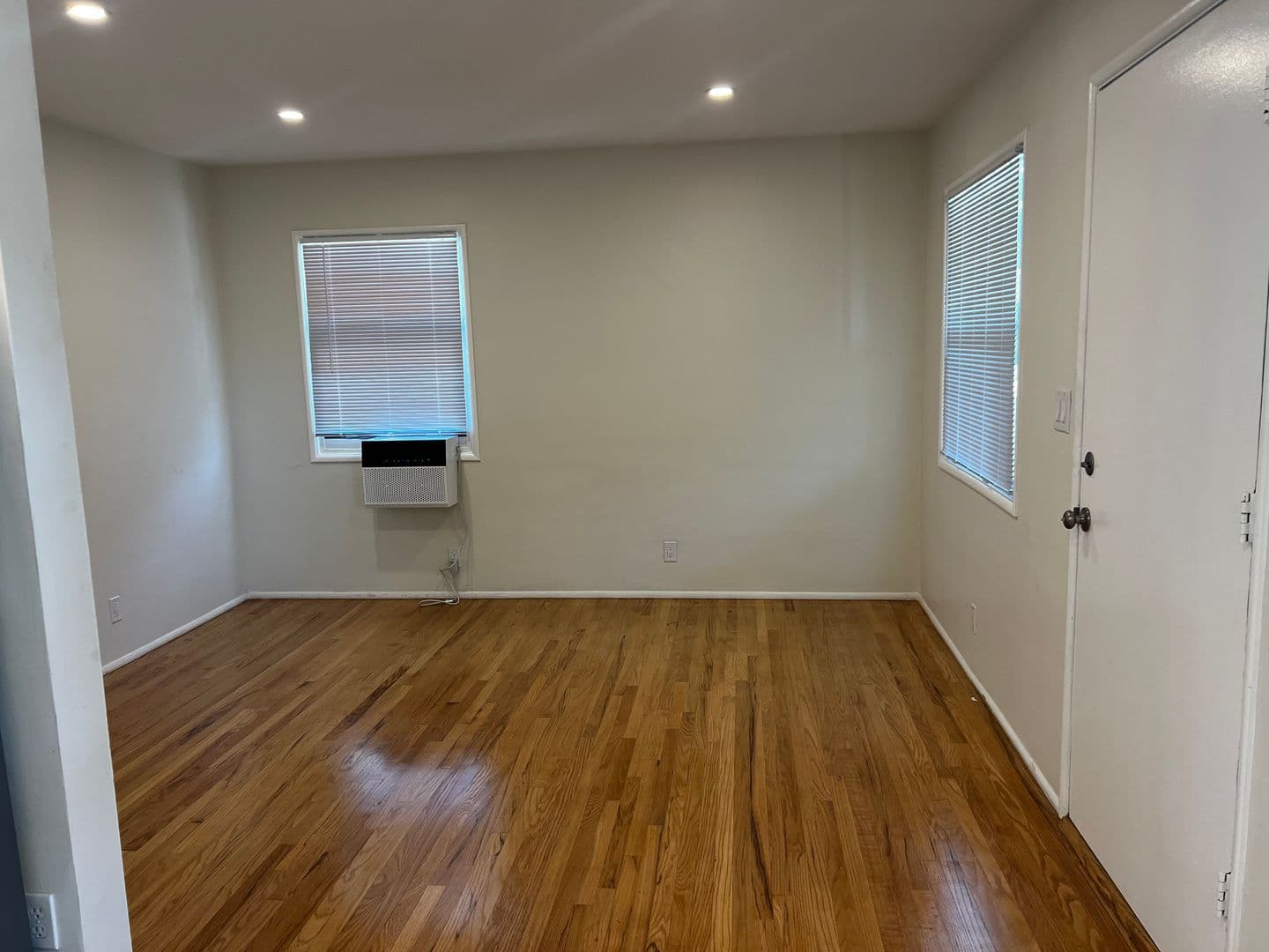 Whittier House: 5823 Greenleaf Ave