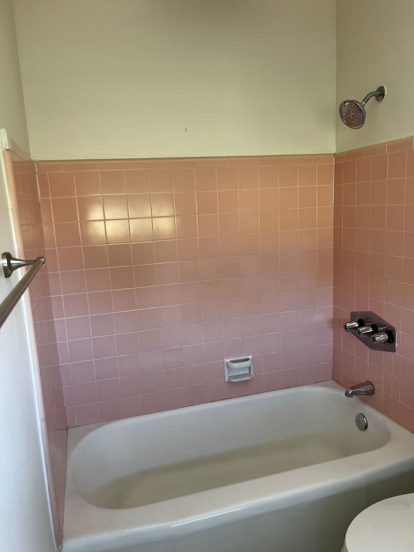 Whittier House: 5823 Greenleaf Ave