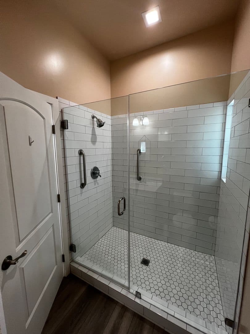 Whittier House: 5602 Hoover Ave