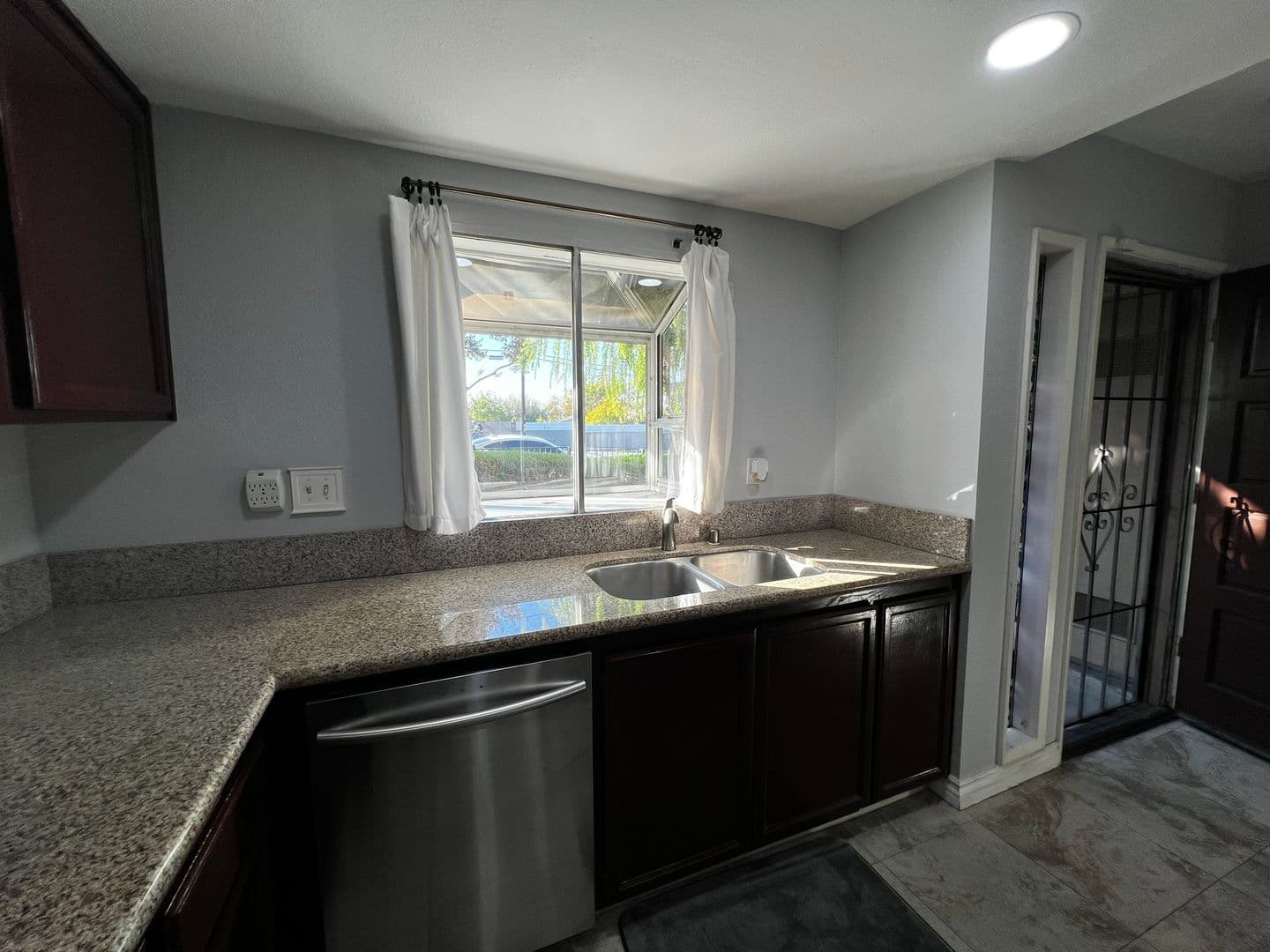 Whittier House: 14917 Leffingwell Road #10