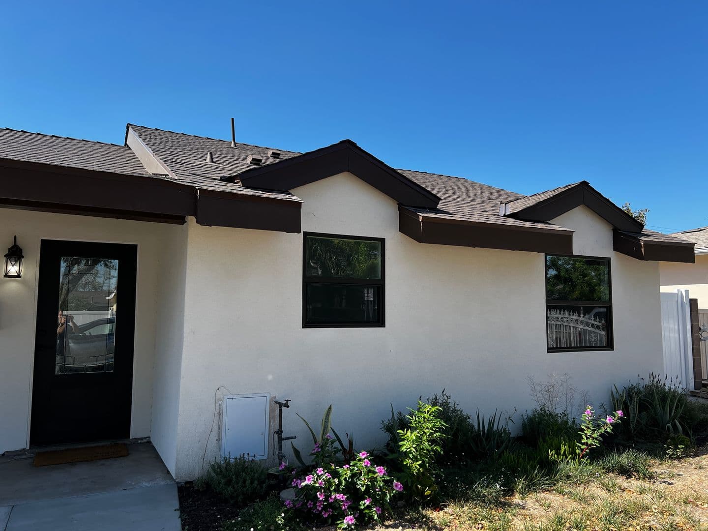Anaheim House: 961 S Claudina St